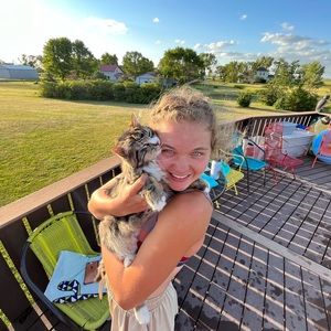 Meet your Posher, Avery